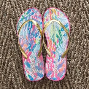 Lilly Pulitzer pool flip flops size 7/8